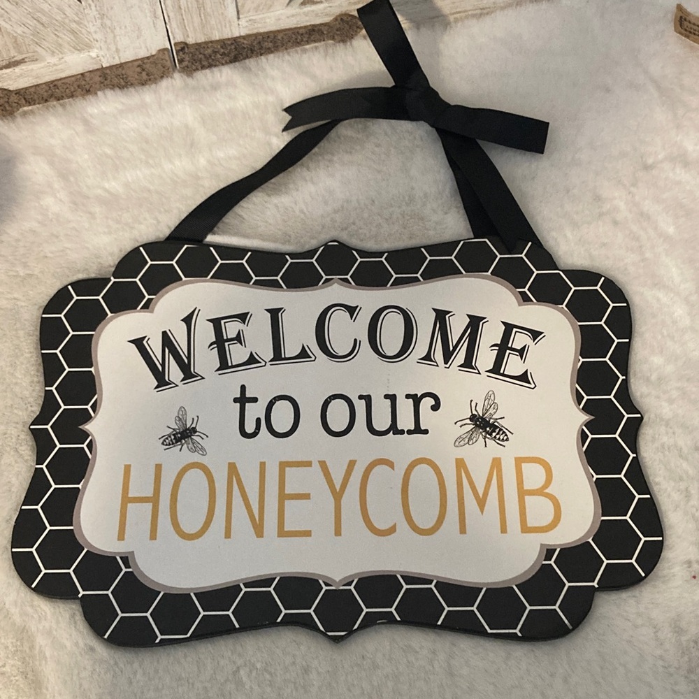 Hobby Lobby 2019 Black and Gold Honeycomb Welcome Sign